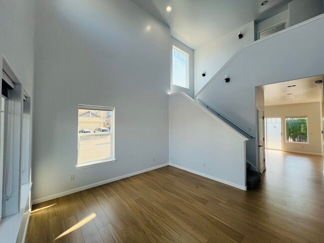 Building Photo - 4 Bedroom 2.5 Bathroom Home w/ Garage In Ferndale!