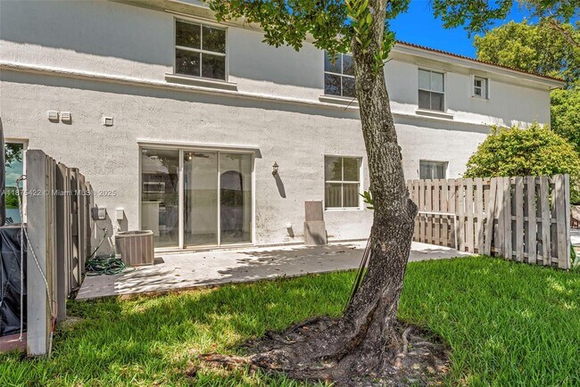 Building Photo - 3907 SW 155th Ave