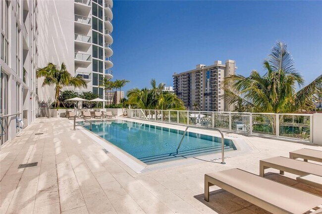 Building Photo - 401 N Birch Rd