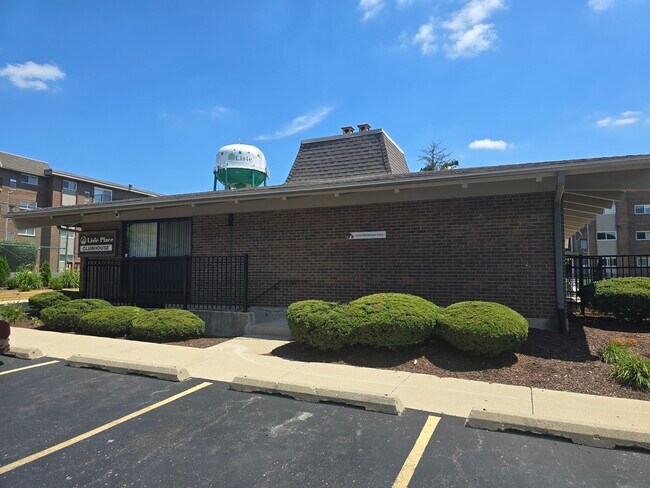 Building Photo - 2301 Beau Monde Ln