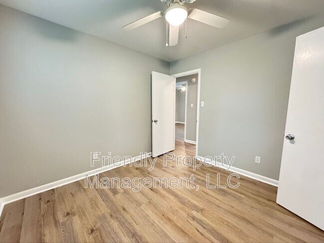 Building Photo - 509 Memphis St