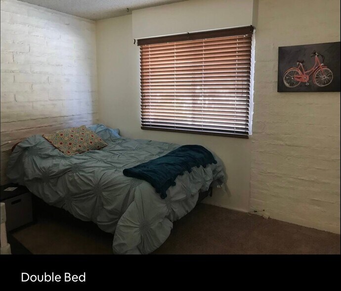 Building Photo - 6 W Greenock Dr