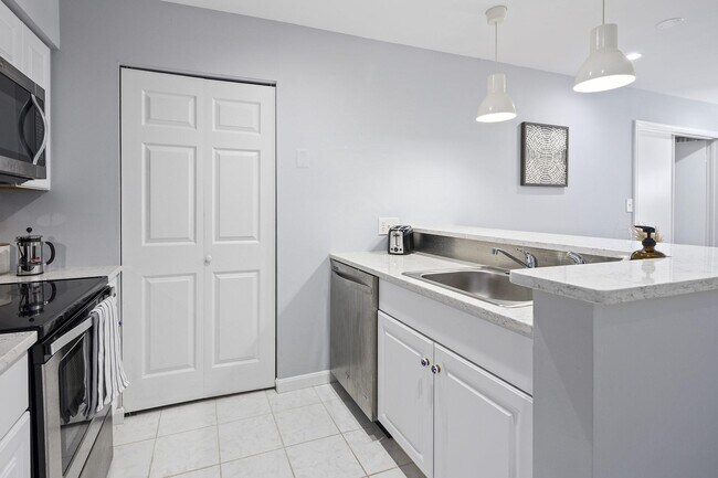 Building Photo - 3151 Covewood Ct