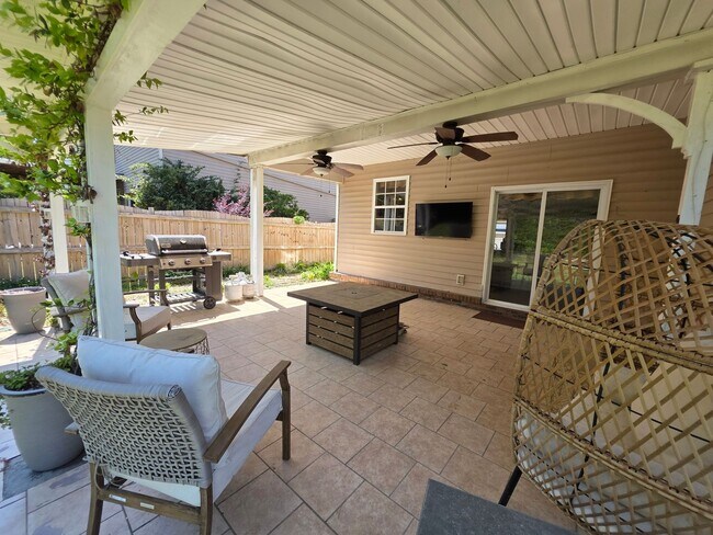 Building Photo - 177 Mill House Ln