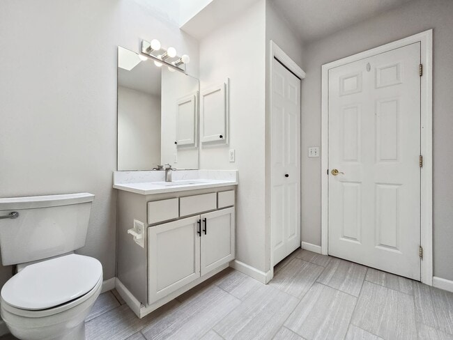 Building Photo - Updated 3-Bedroom Home with Deck Near Renton Landing