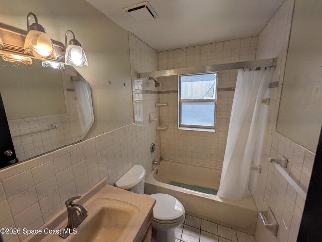 Building Photo - 2655 Wilmette Ave
