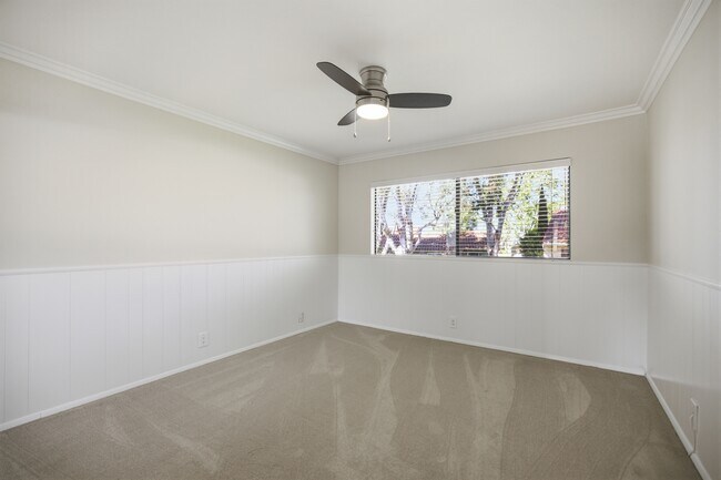 Building Photo - 508 Ventaja