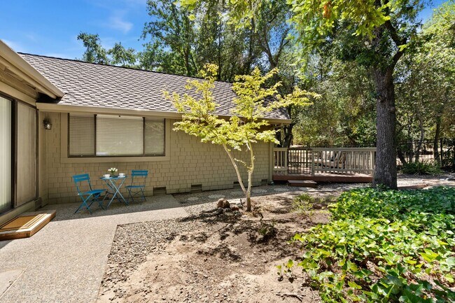 Building Photo - Single Level Luxury Home in Carmichael