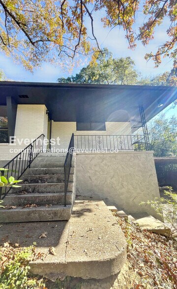 Building Photo - 18 Inglenook Dr