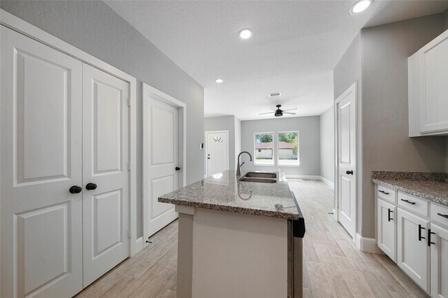 Building Photo - 4205 Elmwood St