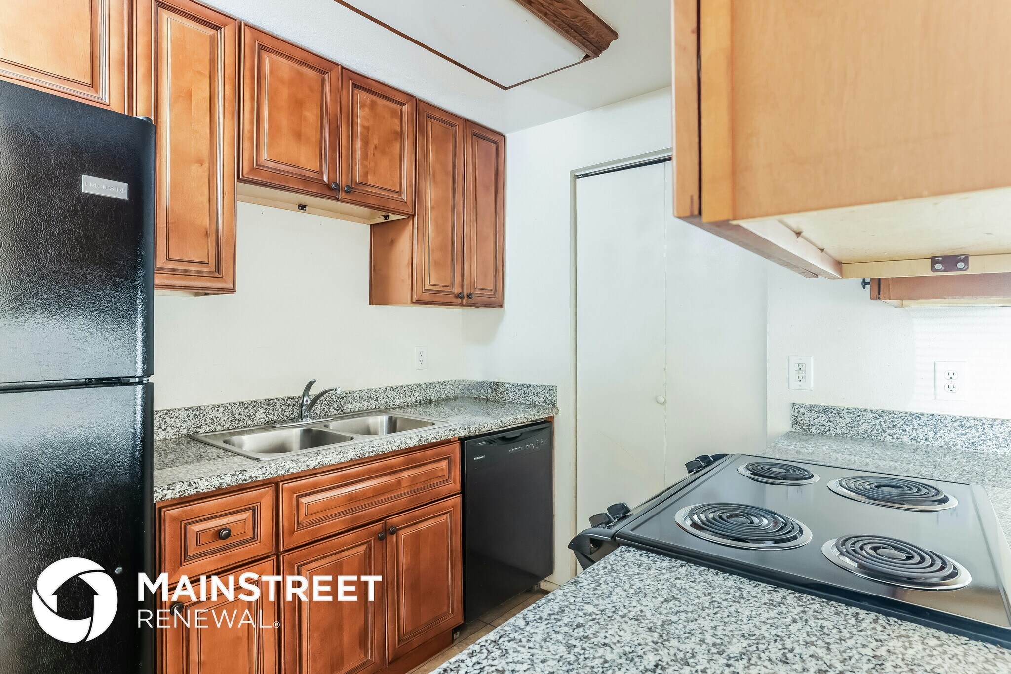 Building Photo - 7132 W Glenrosa Ave