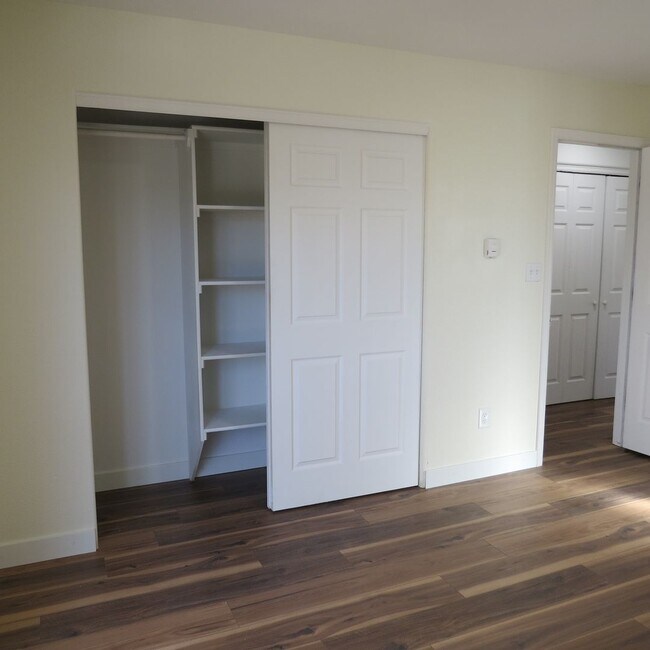 Building Photo - FREE RENT UNTIL THE END OF THE MONTH!!!