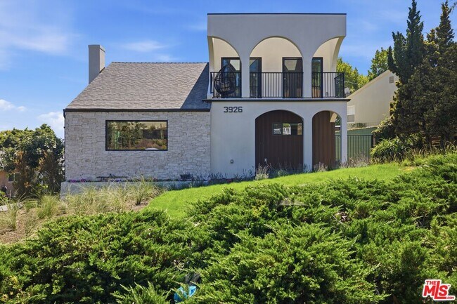 Building Photo - 3926 S Ridgeley Dr