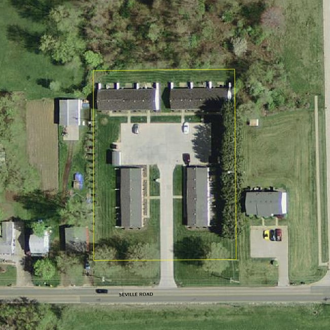 Building Photo - 458-480 Seville Rd