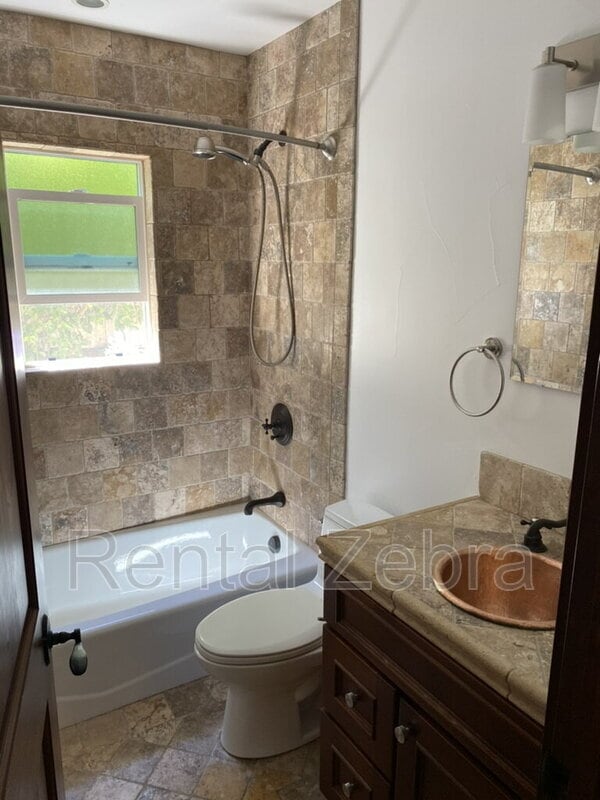 Building Photo - 561 Silverado Dr