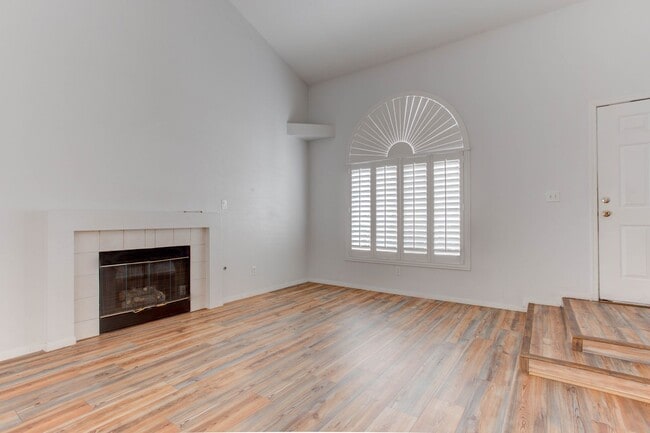 Building Photo - 690 Ambling Gait Ave