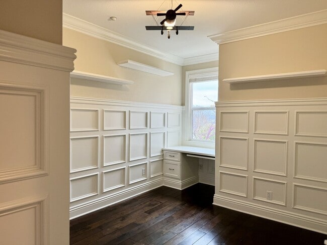 Building Photo - $3995.00 / 1600 sq.ft - 3 bdrm/2.5 bth Van...