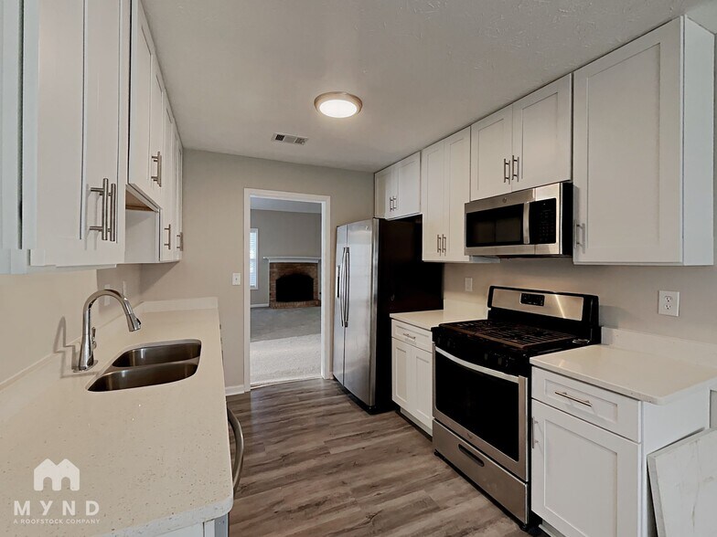 Building Photo - 204 Eagles Crest Ct