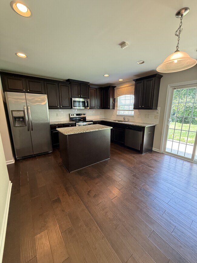 Building Photo - 6855 Coopers Hawk Trail