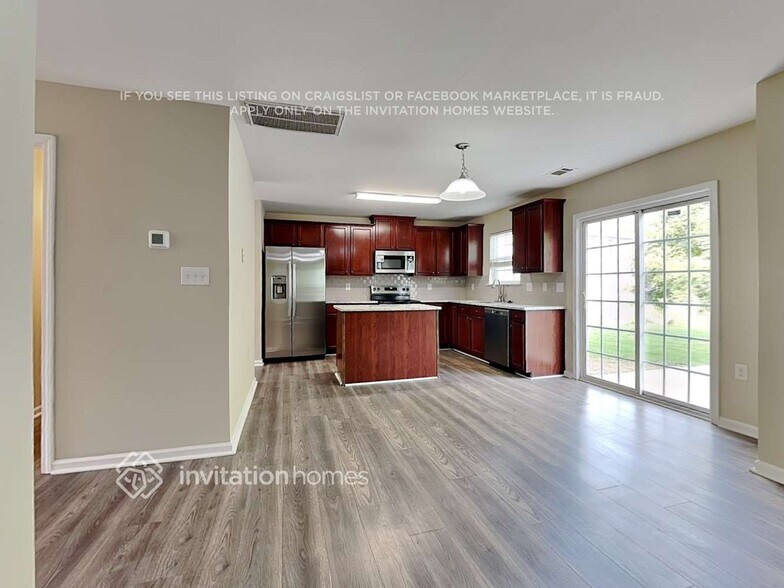 Building Photo - 12813 Settlers Trail Ct