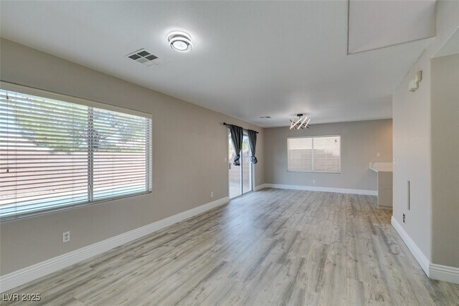 Building Photo - 3792 Autumn King Ave