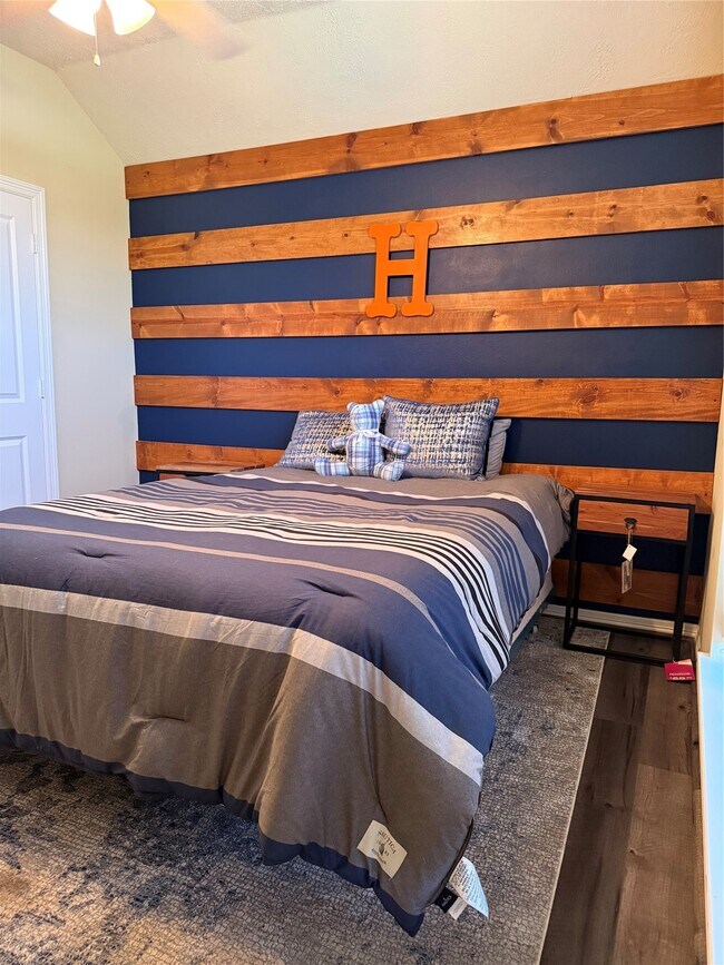 Building Photo - 10522 Torrey Pines Dr