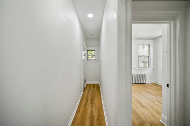 Building Photo - 32 Claremont Ave