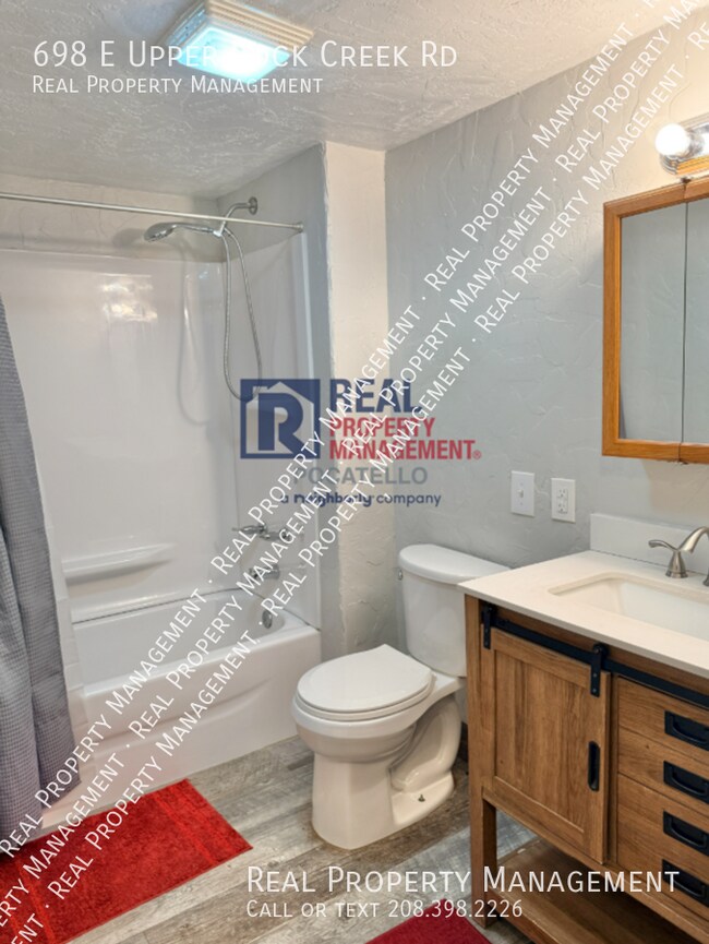 Building Photo - 698 E Upper Rock Creek Rd