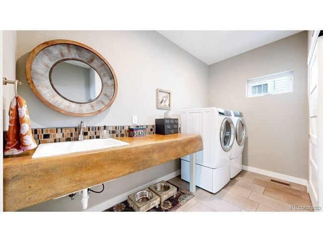 Building Photo - 726 N 6th St