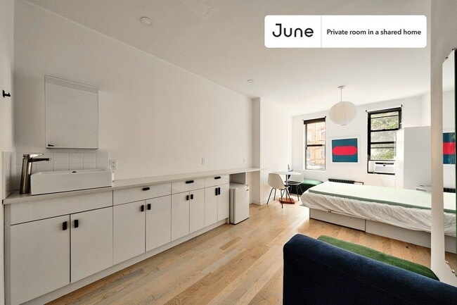 Building Photo - 17-16 Linden St