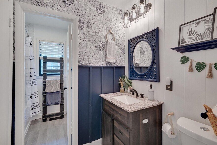 Building Photo - 409 Northclift Dr