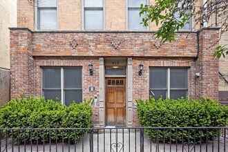 Building Photo - 412 Monroe St