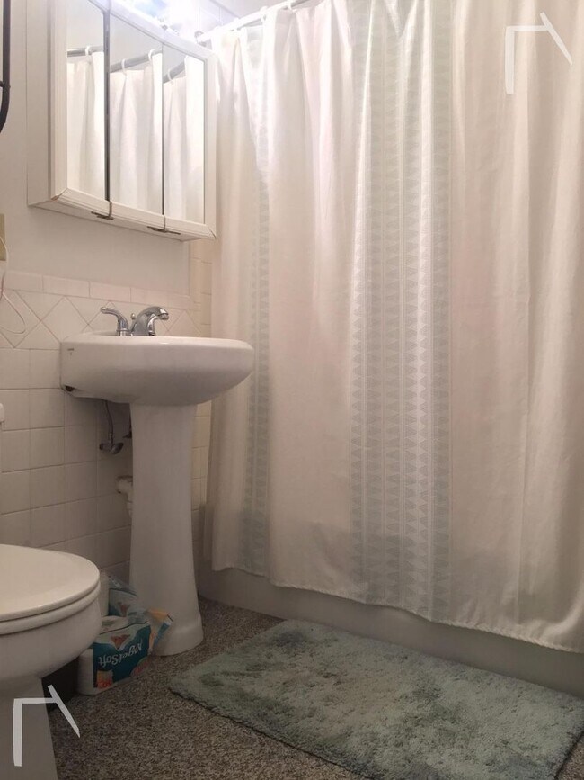 Building Photo - Fantastic Deal in Brighton; 4-Beds, 2-Baths Under 1K per Person