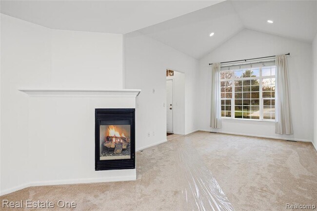 Building Photo - 23102 Alexa Dr