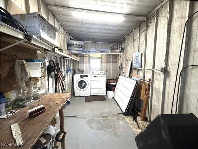 Building Photo - 455 Jacaramba Ct