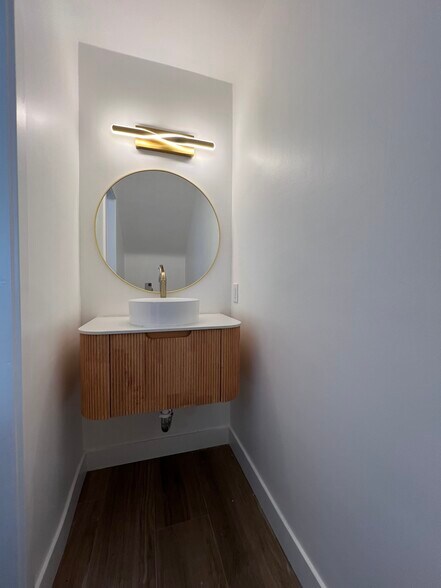 Building Photo - 708 W Sierra Madre Blvd