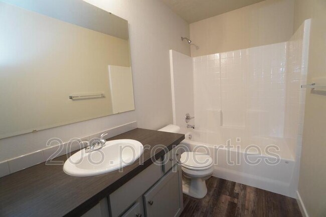 Building Photo - 13776 S Piano Ave