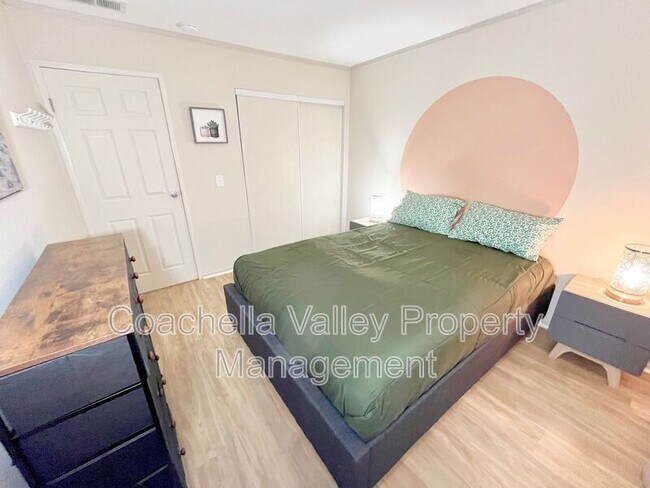 Building Photo - 2860 N Los Felices Rd