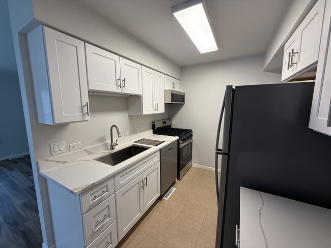 Building Photo - 65 Spuhler Dr