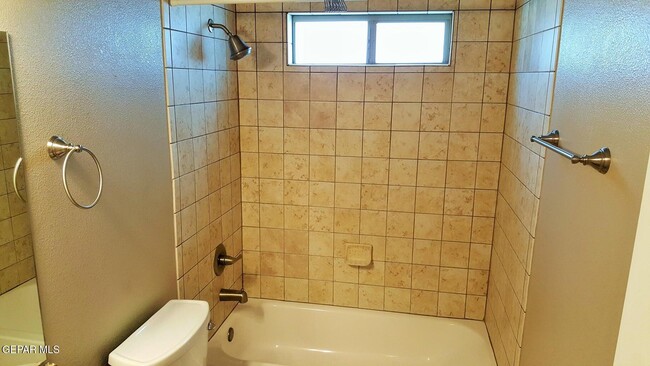 Building Photo - 11727 Dos Palmas Dr