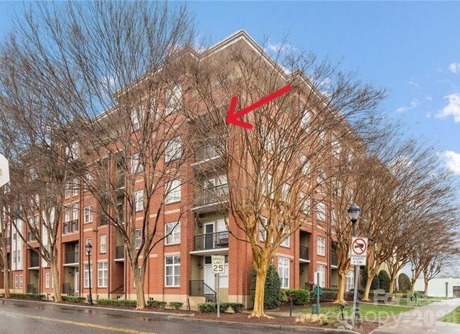 Building Photo - 1320 Fillmore Ave