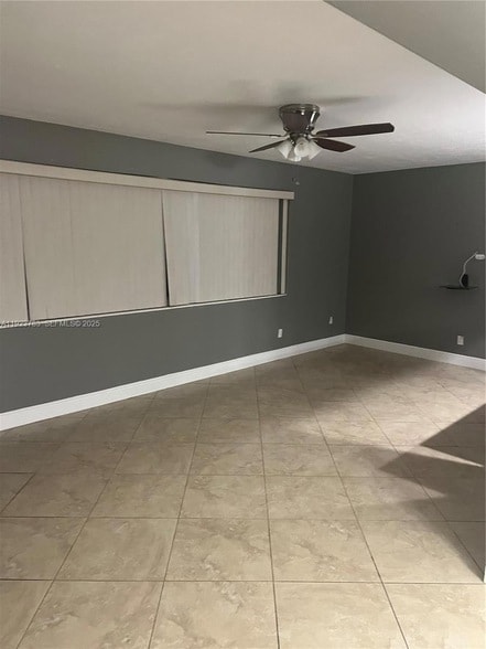 Building Photo - 8420 NW 24th Ct