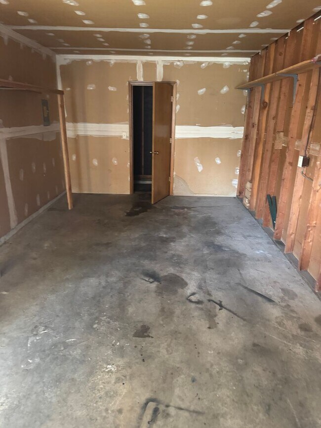 Building Photo - Harlow Neighborhood Duplex