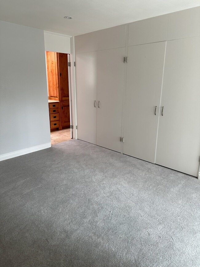 Lots of storage - 4659 Park Dr