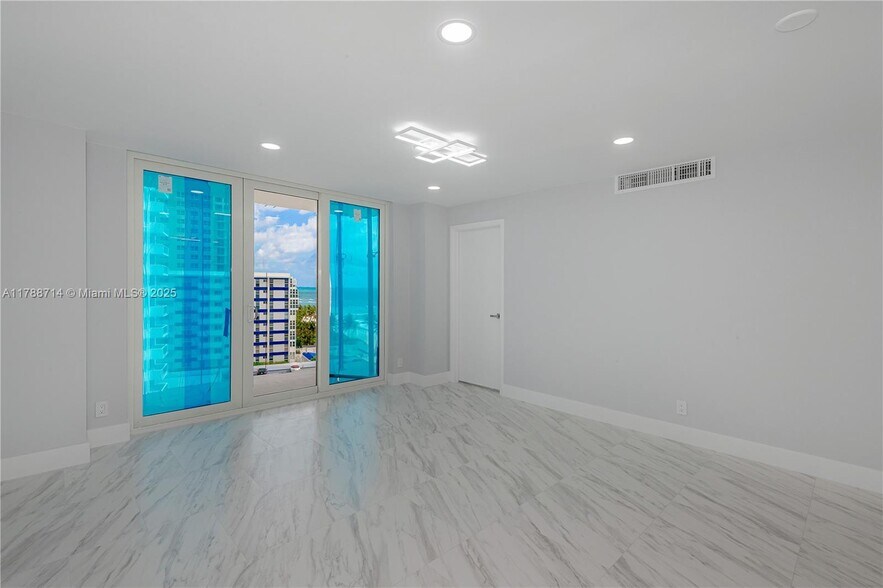 Building Photo - 3180 S Ocean Dr