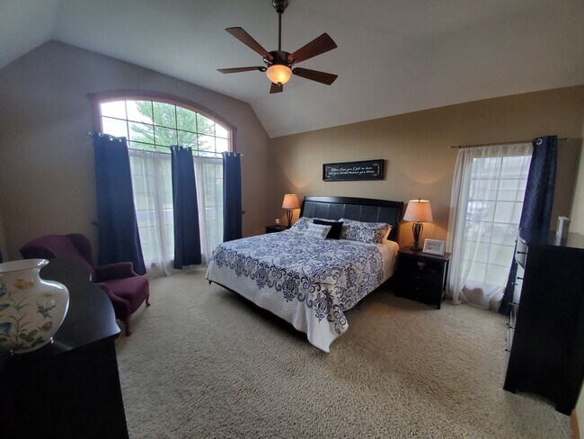 Building Photo - Menomonee Falls 4 bedroom