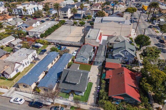 Building Photo - 1016 Lime Ave