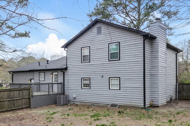 Building Photo - 6492 Meadowlark Dr