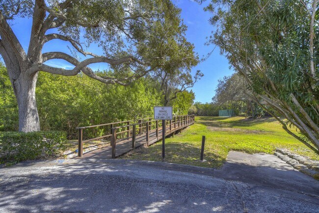 Building Photo - 2926 Lichen Ln