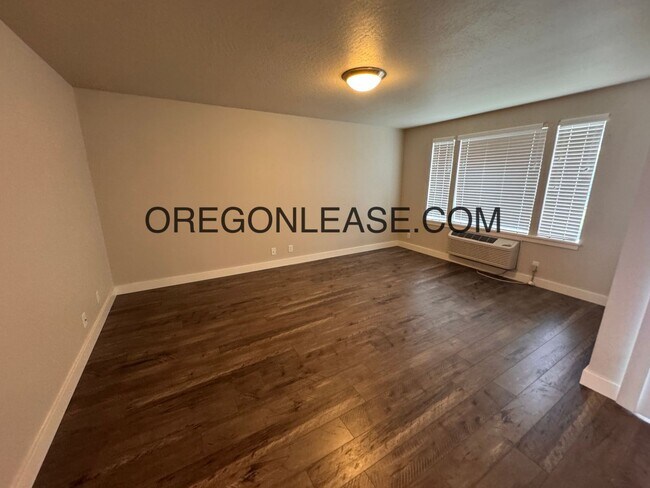 Building Photo - New construction 2 bedroom 2 bath Second floor Thurston duplex home